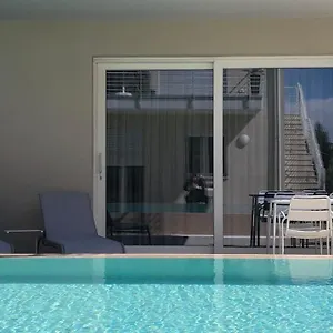 https://central-lakeside-apt_swimming-pool-free-parking.hotelinveneto.com
